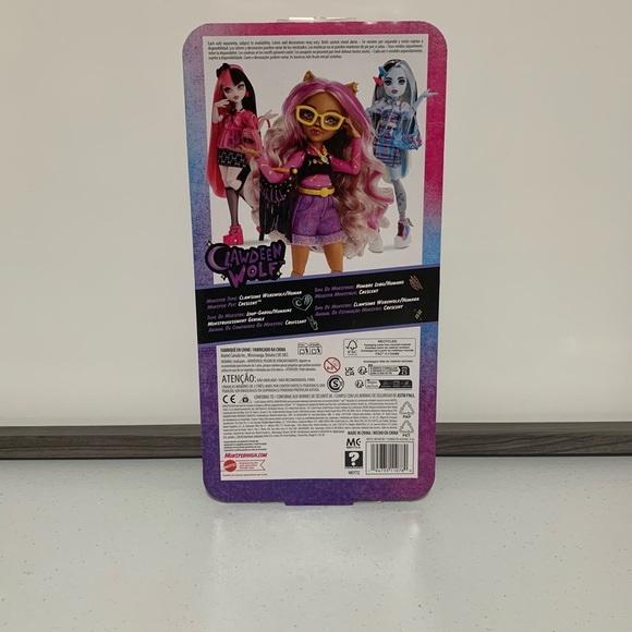 Monster High®: Clawdeen Wolf™ Day Out Doll with Accessories-New - Picture 2 of 9